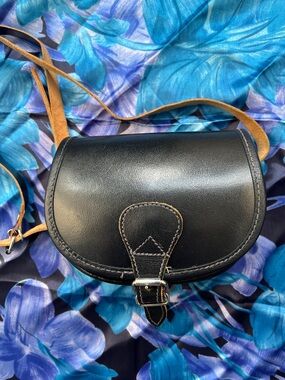 Classic Navy Leather Saddle Crossbody Bag with Strap